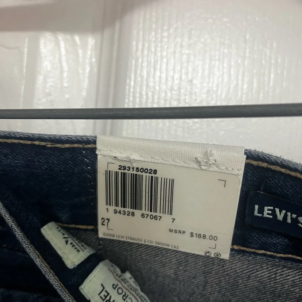 Levi's Limited Edition Women’s Barrel Cropped Limited Edition Dark Blue Jeans - Picture 5 of 5